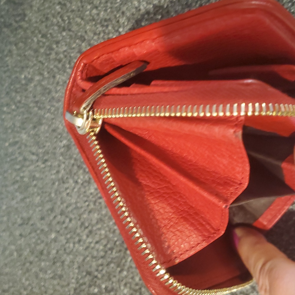 Gucci Monogram Zip-around Wallet - Picture 12 of 13